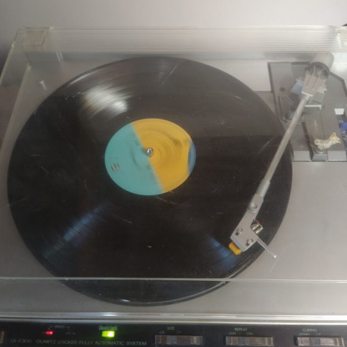 JVC QL F300 quartz direct drive turntable used, automatic