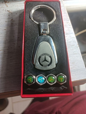 Σετ δώρου Mercedes με μπρελόκ και καπάκια βαλβίδων καινούργιο