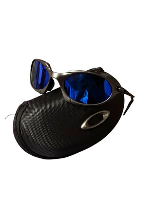 Oakley Romeo X-Metal sunglasses with blue iridium polarized lenses