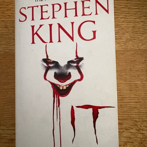 Stephen King books pack of three, two new, It read in English