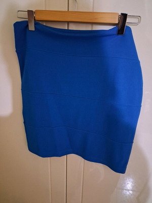Skirt mini blue size L like new