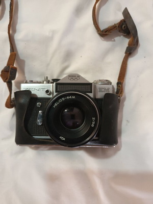 Zenit EM camera like new with Helios-44M 2/58 lens