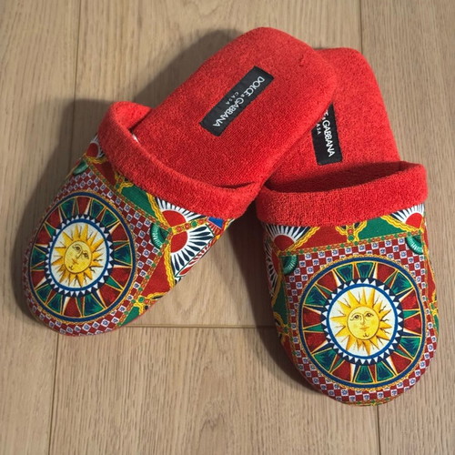Dolce & Gabbana Carretto slippers like new, red and multicolor, size 38