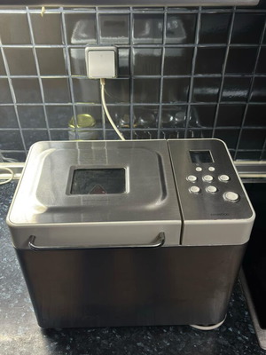 Kenwood BM350 Bread Maker like new, fully functional