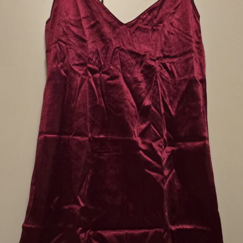 Tres Jolie satin robe with nightgown like new, silver and red