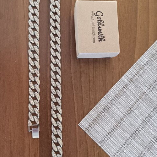 Chain set with strass, like new, silver color