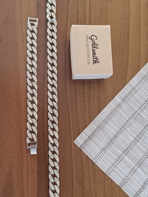 Chain set with strass, like new, silver color