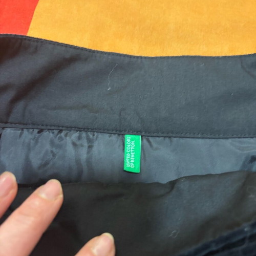 Benetton velvet skirt like new, black
