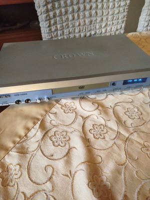 Crown DVD player 1688A used