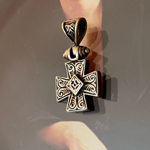 Silver cross 925, like new, weight 6.8 g