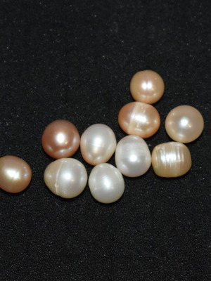 Freshwater pearls 10mm pack of 10 without holes new