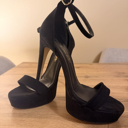 Sante sandals like new, size 39, black