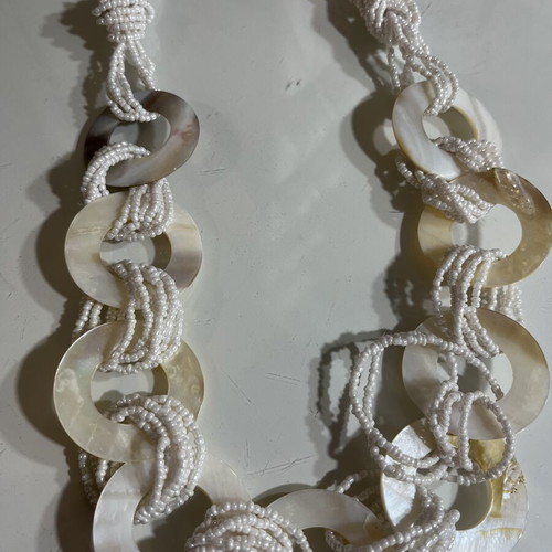 Necklace white summer like new with tag