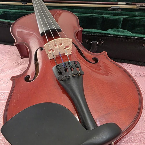 Student violin 1/2 Cremona fecit anno domini 20 like new with bow and case