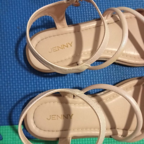 Πέδιλα Jenny νούμερο 34 σαν καινούργια, μπεζ και χρυσαφί