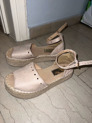 Women's double sole sandals like new, size 39, beige pink