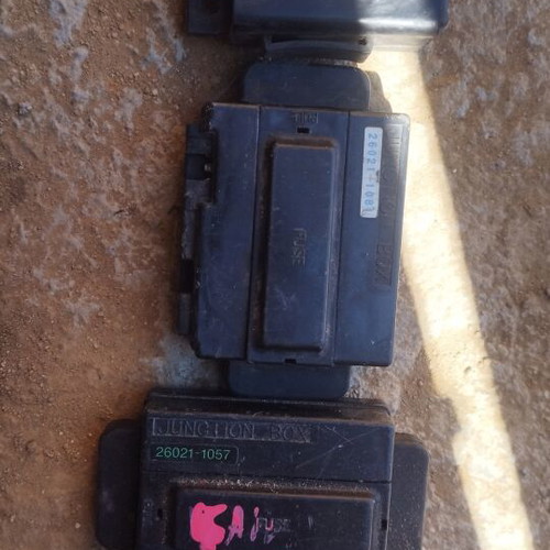 Kawasaki GPZ 400R/GPZ 500 fuse boxes used, single piece