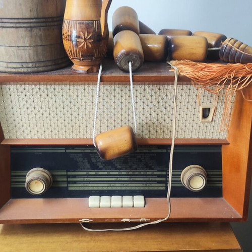 Antique radio with accessories