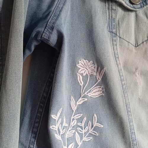 Esmara women's denim jacket like new, spring embroidered design