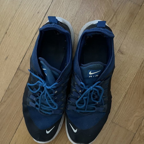 Nike athletic shoes used, size 44, blue