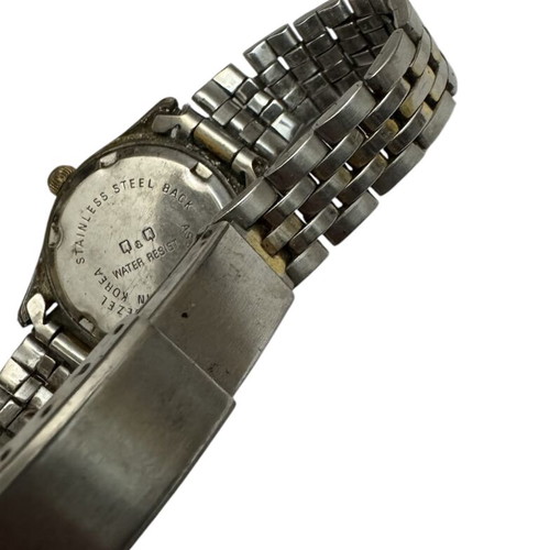 Q&Q Quartz wristwatch women's used, gold and silver