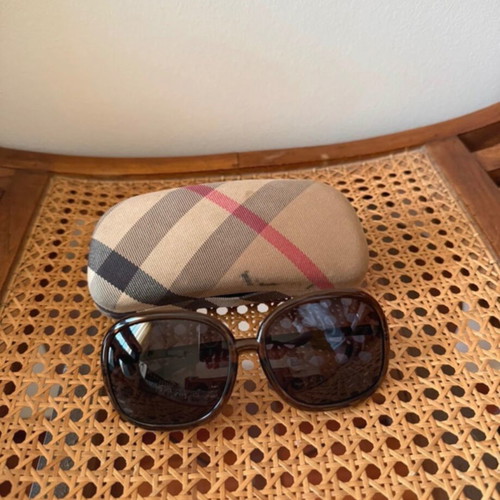 Burberry vintage sunglasses used in excellent condition