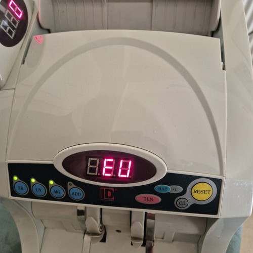 DP-6100E banknote counter like new with counterfeit detection