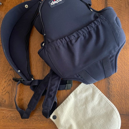 Chicco baby carrier like new, dark blue with bib and canopy