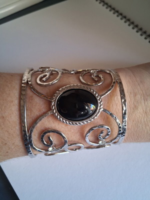 Cuff bracelet new, Art Nouveau style with black cabochon stone