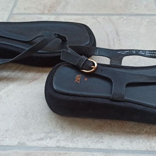 Zara black low sandals like new, size 38