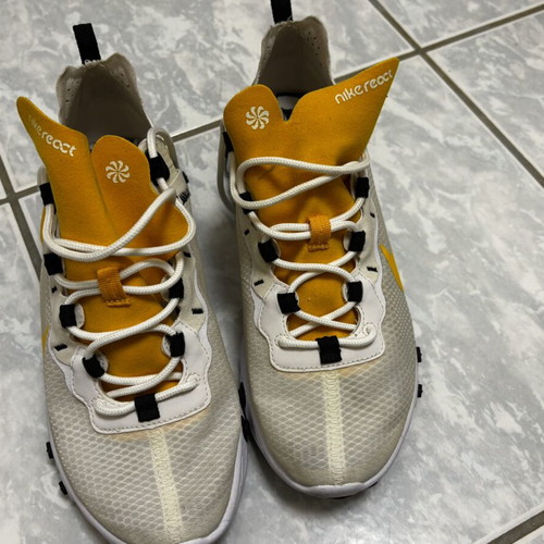 Nike React Element 55 SE University Gold sneakers like new, size 42