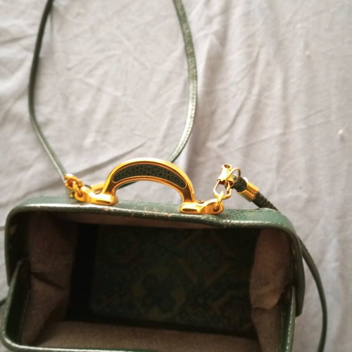 Vintage leather bag used, cypress color