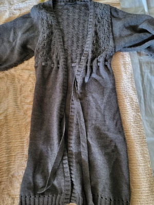 Northland Professional gray cardigan like new with embroidery and tie