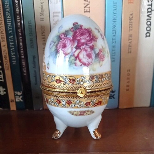 Porcelain egg like new with roses