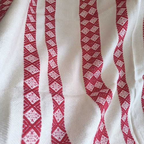 Tablecloth with embroidery new, size 140x100 cm