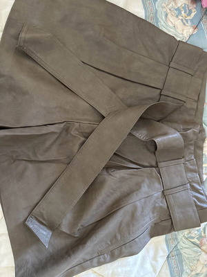 Zara leather shorts like new, size L