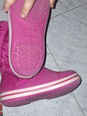 Crocs χειμερινές παιδικές μπότες puff σαν καινούργιες, ροζ, μέγεθος 30-31 EU