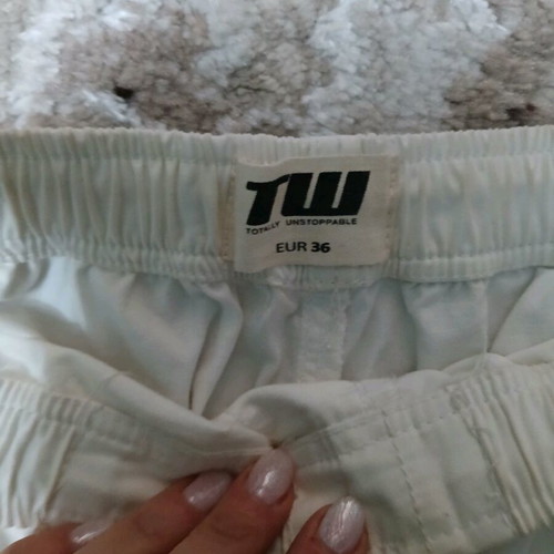 Tally white shorts used size 36