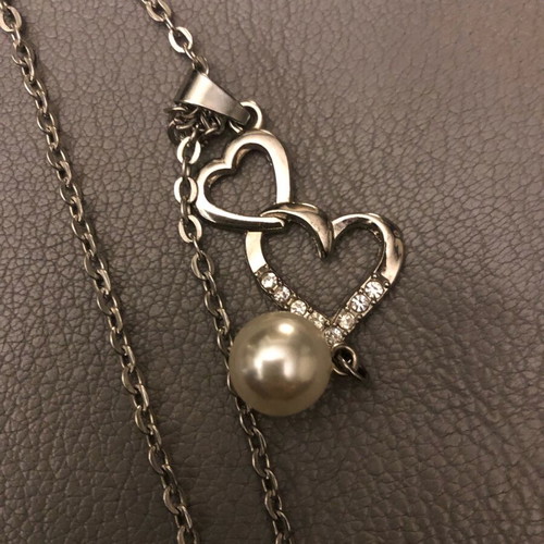 Long silver chain with 2 pendants, pearls and rhinestones, new