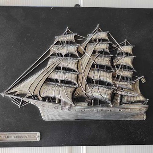 Metal ship Cliper Suecia 1860 on leather plaque like new