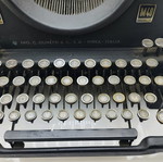 Olivetti M40 typewriter like new