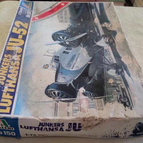 Junkers Ju-52 Lufthansa 1:72 Italeri 150 like new