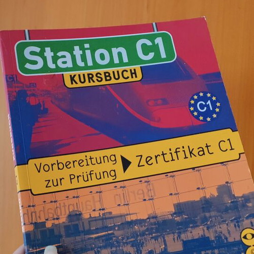 Station C1 Kursbuch German language book like new
