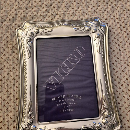 Silver plated photo frame new 13x18