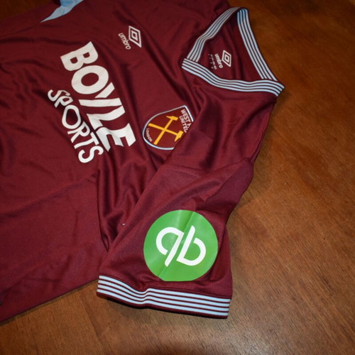 West Ham football jersey like new, official replica