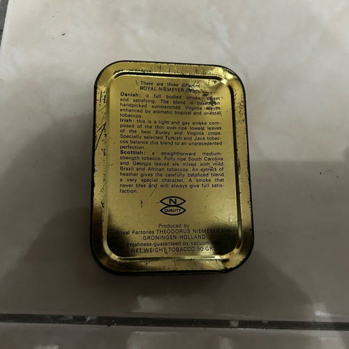Metal Royal Niemeyer tin box used, 1970s vintage
