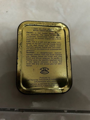 Metal Royal Niemeyer tin box used, 1970s vintage