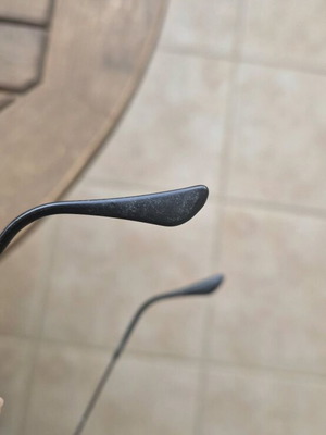 Γυαλιά ηλίου Ray-Ban μεταχειρισμένα, μεταλλικός μαύρος σκελετός, σκούροι φακοί