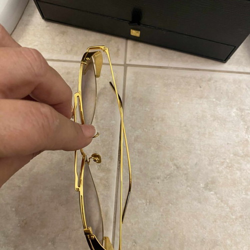 Linda Farrow Luxe oversized aviator sunglasses like new, gold