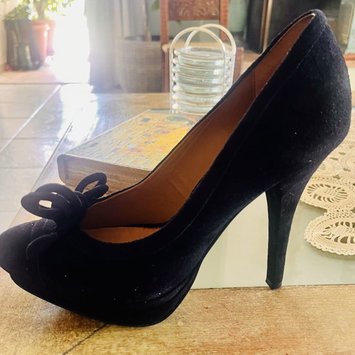 Vicenza Vera Pelle Stiletto Pumps like new, black, size 39